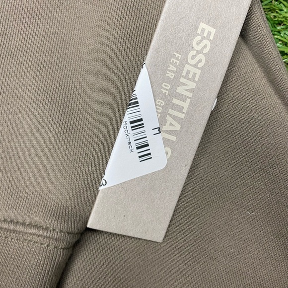 New with tags 2021 fear of god essentials mock neck pullover “umber” - Picture 3 of 4